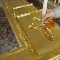 Нанесение сусального золота на поверхность